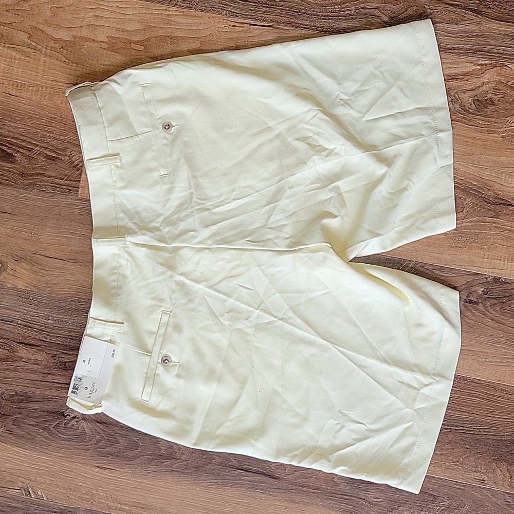 💛NWT 38 Haggar flat front short